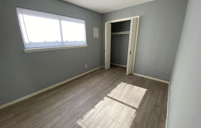 2 beds, 1 bath, 800 sqft, $785, Unit 32