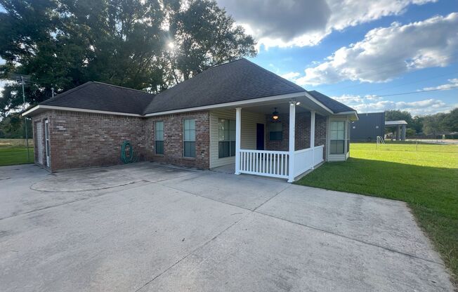 2 bedroom, 1 bathroom home located in Greenwell Springs, LA