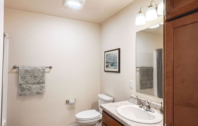 1 bed, 1 bath, 705 sqft, $1,150, Unit AT 715-60