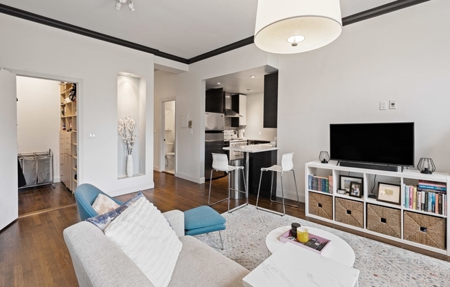 30 E CONCORD ST