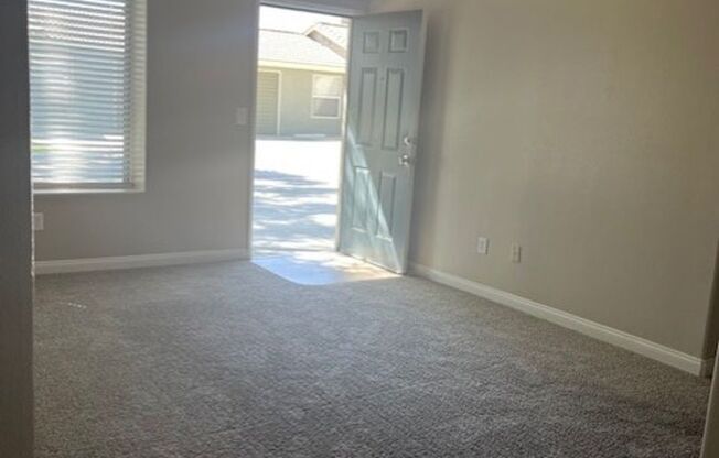 2 beds, 1 bath, 811 sqft, $1,595, Unit 8440-A