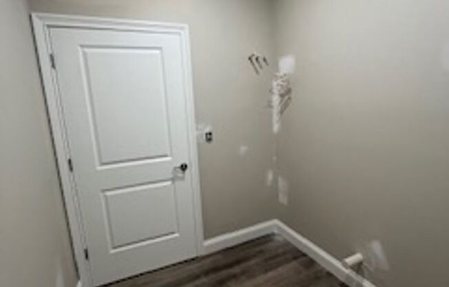 2 beds, 1 bath, 950 sqft, $1,000, Unit 214