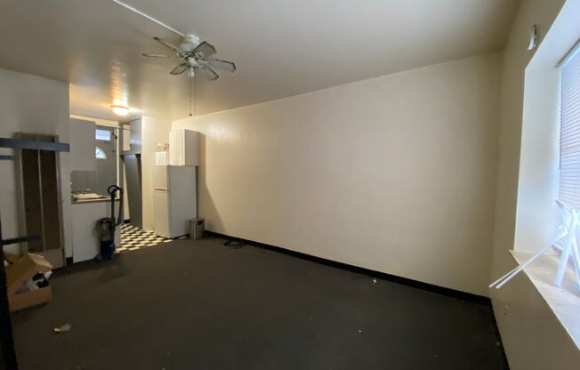Studio, 1 bath, $795, Unit 3