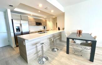121 Ne 34 St