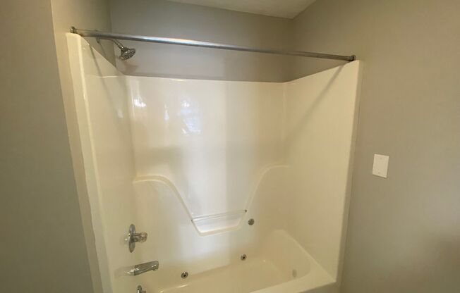 2 beds, 2.5 baths, 1,350 sqft, $1,695, Unit 23