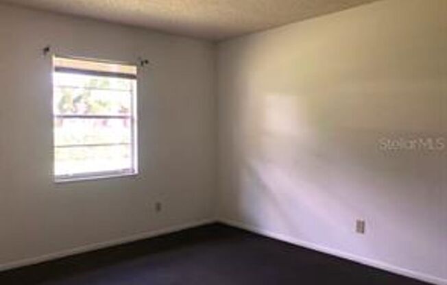 2 beds, 1 bath, 897 sqft, $1,300, Unit "B"