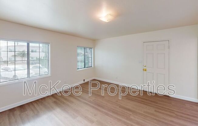 810 1/2 DIAMOND ST