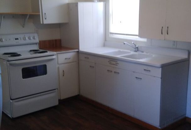 2 beds, 1 bath, $1,000