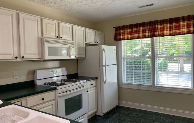 2 Bedroom 2.5 Bath Townhouse