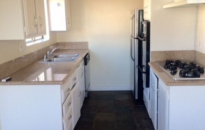 1 bed, 1 bath, $2,195, Unit 16