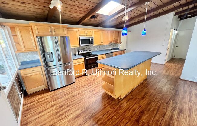 Pacific Palisades (4 bed/3 bath/2 prkg)