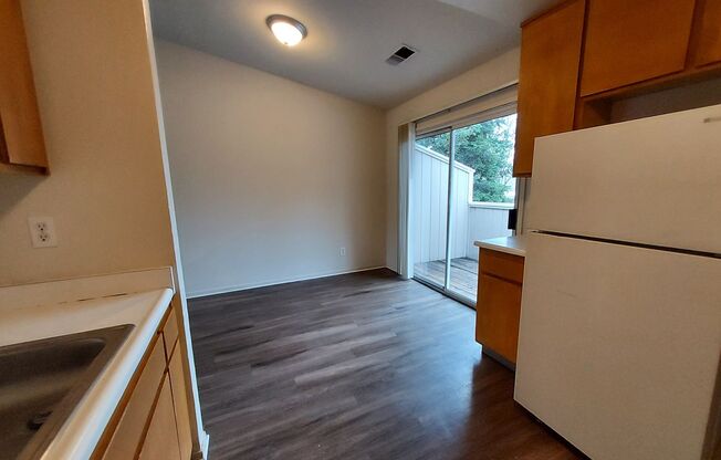 Quail Knolls, 5240 Old Redwood Highway