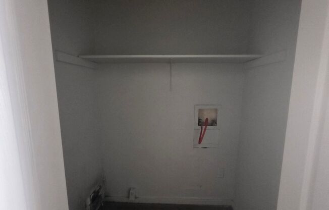 2 beds, 2 baths, $995, Unit E9