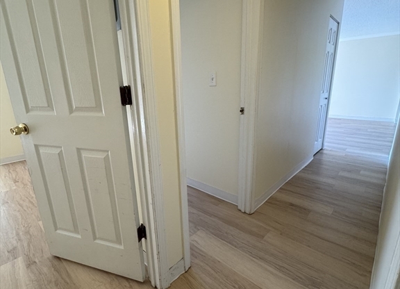 2 beds, 1.5 baths, 943 sqft, $3,000, Unit 905