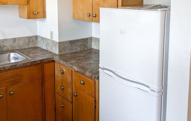 370 388 WALDO AVE SE