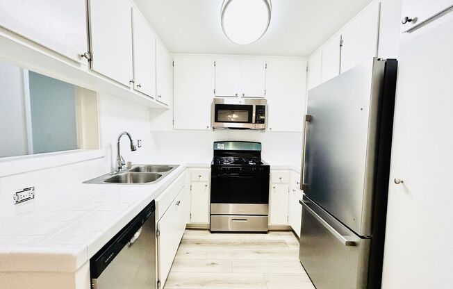 1 bed, 1 bath, $2,295, Unit 110