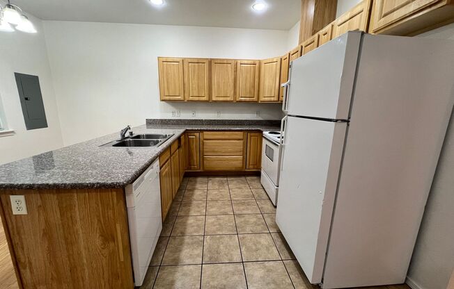 Pet Friendly 3 bedroom Townhouse!