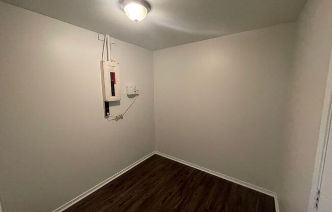 3 beds, 1 bath, $1,295