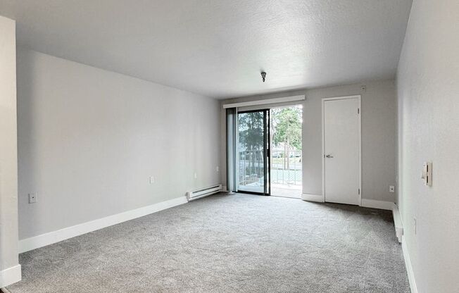 1 bed, 1 bath, 636 sqft, $1,595, Unit 424