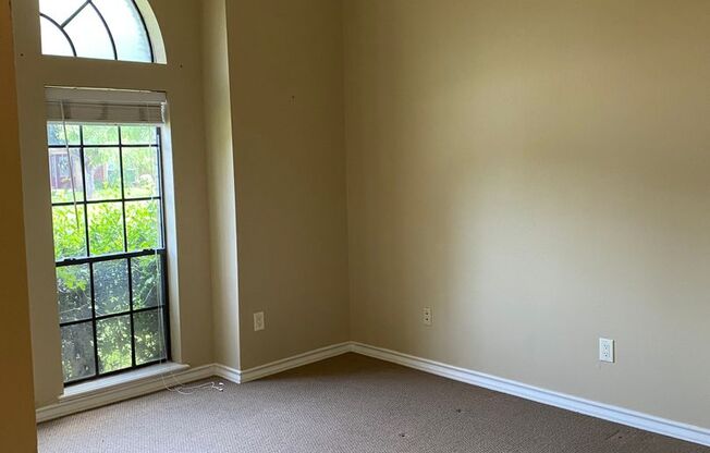 [3/2/3 READY FOR LEASE]
