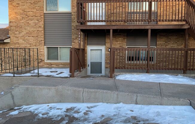 Beautiful 2 Bedroom 1 Bath Apartment Close to Central High School