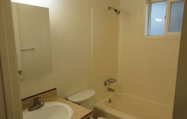 1 bed, 1 bath, $1,475, Unit 580/A/8