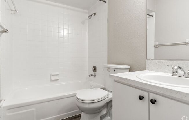 2 beds, 1 bath, 700 sqft, $1,699, Unit 4060-09