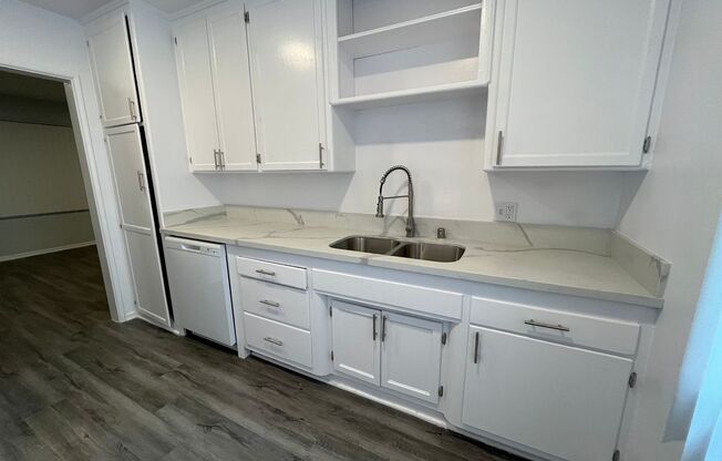 Studio, 1 bath, 625 sqft, $1,498, Unit 06