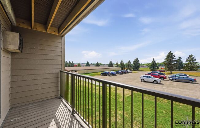 1 bed, 1 bath, 709 sqft, $1,045, Unit 2215-325