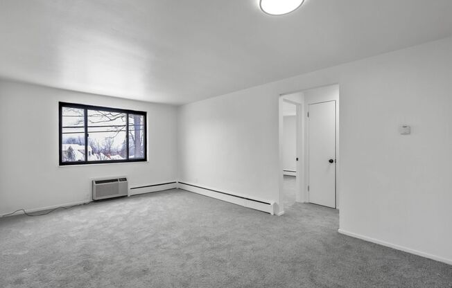 2 beds, 1 bath, 850 sqft, $949, Unit 10601 Lindberg Ave. A3- Apt. 3