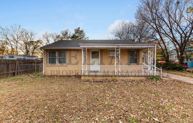 711 N WESTRIDGE DR