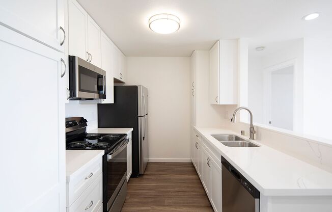 2 beds, 2 baths, 965 sqft, $2,895, Unit 319