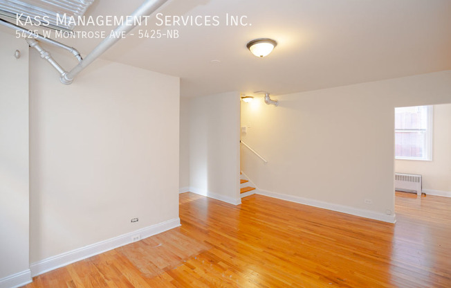 5425 W Montrose Ave