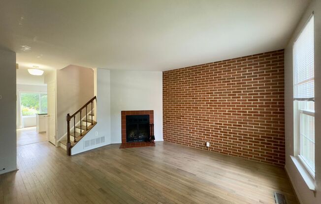 Charming 2 Bedroom/2 Bathroom Apartment in Washington Hill, MD!