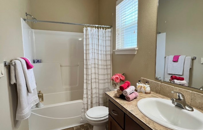 2 beds, 2 baths, 1,090 sqft, $1,600, Unit 523-07