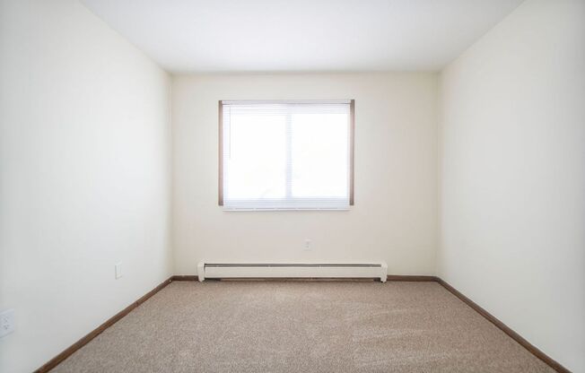 2 beds, 1 bath, 1,155 sqft, $1,530, Unit 051