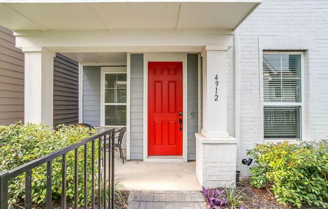 MUST SEE Modern & Bright 3-Bedroom, 3-Bath Garden Home - Steps from the Trinity Trails!
