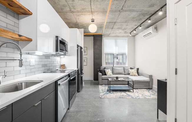1 bed, 1 bath, 449 sqft, $1,350, Unit 407