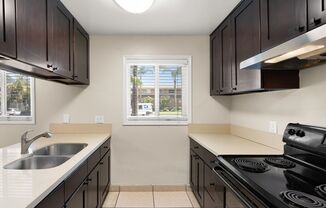 Melrose Manor Apartments - Riverside, CA