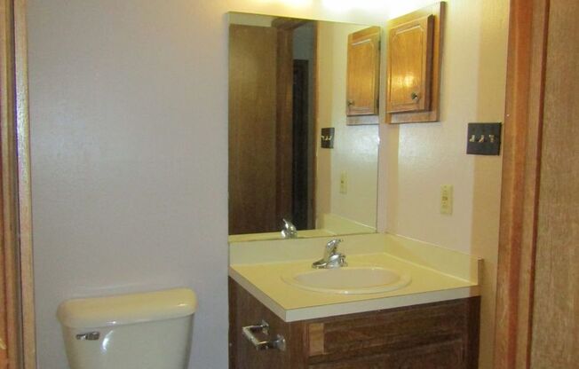 2 beds, 1.5 baths, $825