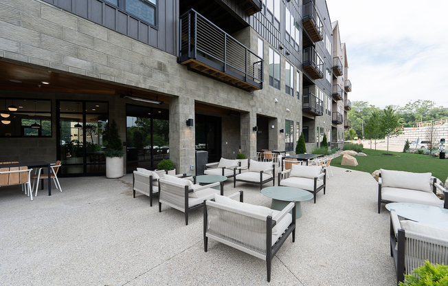 QT_Southbank_patio_photo-4