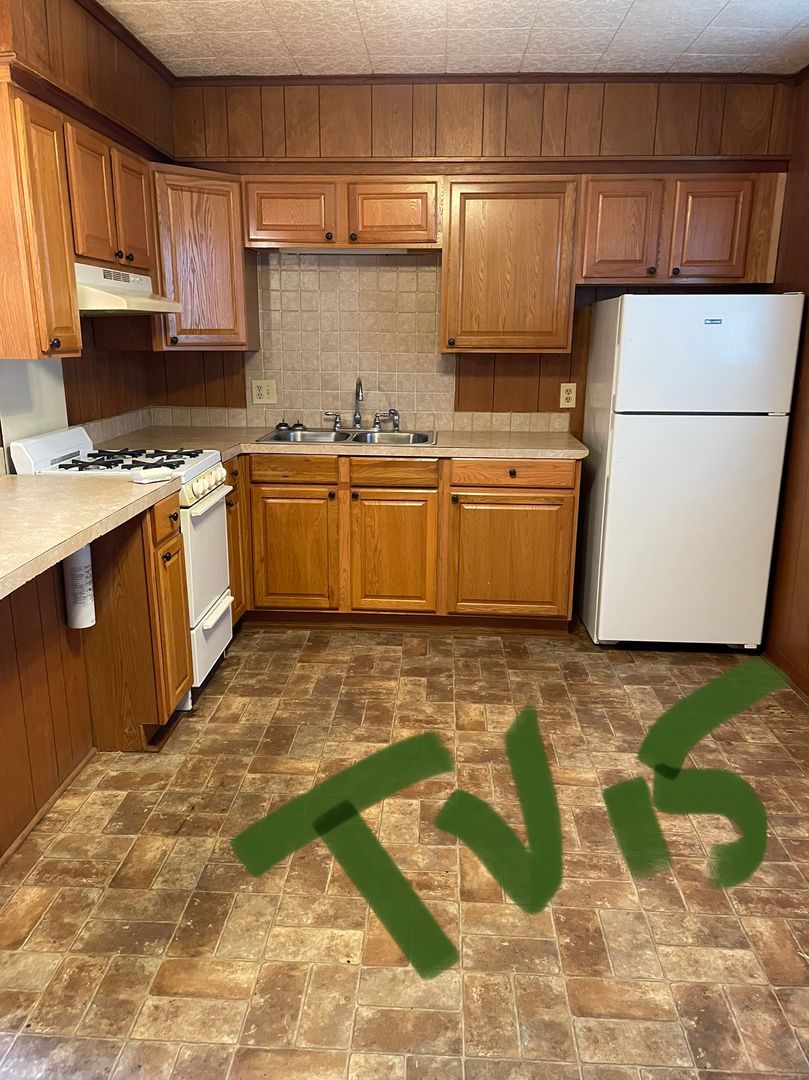 1 bed, 1 bath, $725, Unit Unit 15