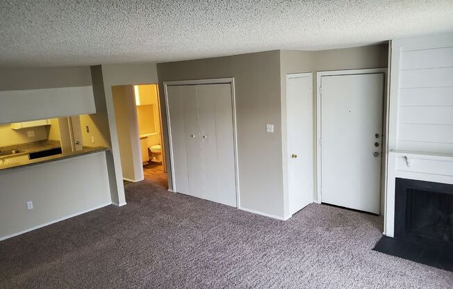 3 beds, 2 baths, 1,275 sqft, $1,375, Unit 2075