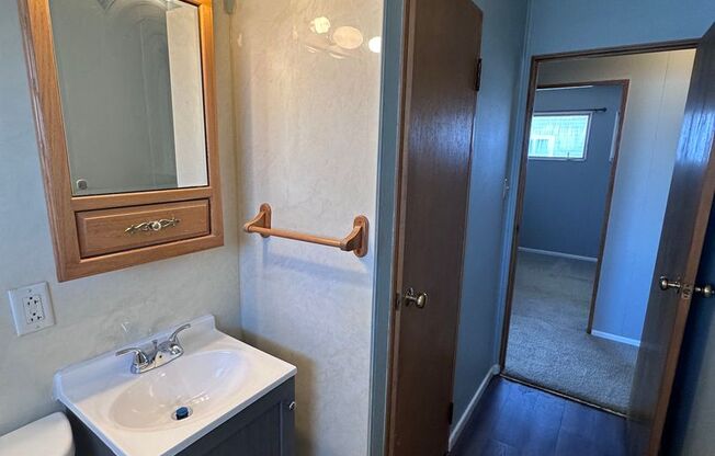 3 beds, 1 bath, $1,400