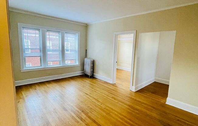2 beds, 1 bath, $1,590, Unit 1331-3N