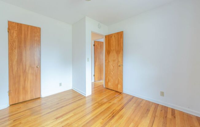 3 beds, 1 bath, $1,950