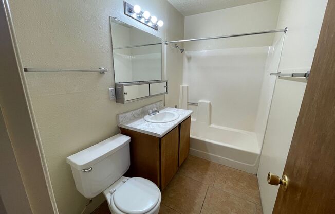 1 bed, 1 bath, 700 sqft, $895, Unit Unit 22