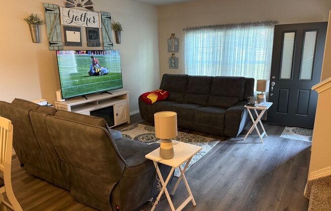 Amazing 3 Bedroom Townhome Near Charming Downtown Berthoud