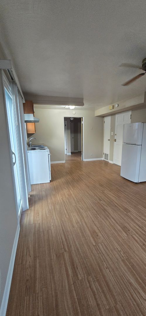 1 bed, 1 bath, $650, Unit Apt 6