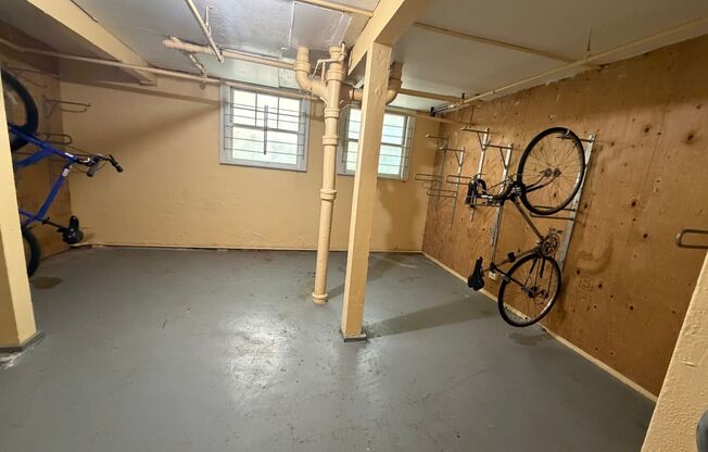 Studio, 1 bath, 320 sqft, $1,149, Unit 05
